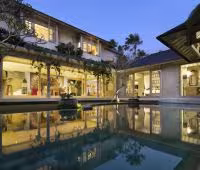 Вилла Sky Li, Вилла в ночное время